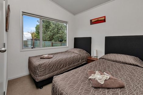 Photo of property in 16 Kelly Street, Baylys Beach, Dargaville, 0377