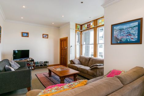 Photo of property in 218 Oriental Parade, Oriental Bay, Wellington, 6011