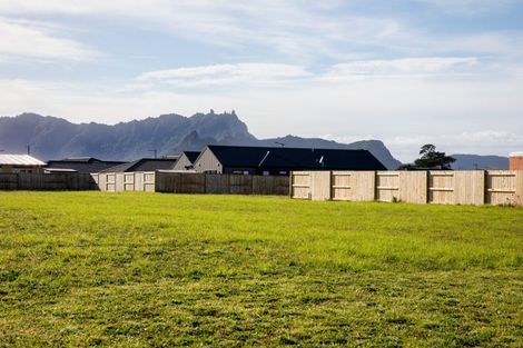 Photo of property in 15 Taurangawaka Road, One Tree Point, 0118