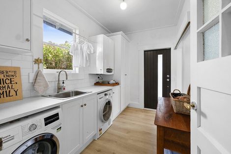 Photo of property in 8 Dorset Avenue, Westown, New Plymouth, 4310