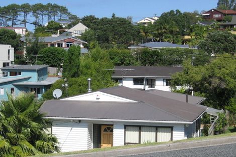 Photo of property in 2/68 Matipo Road, Mairangi Bay, Auckland, 0630