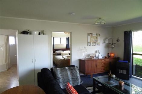 Photo of property in 1 Walnut Lane, Browns Bay, Auckland, 0630