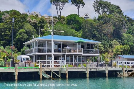 Photo of property in 16 Kanuka Road, Sandspit, Warkworth, 0982