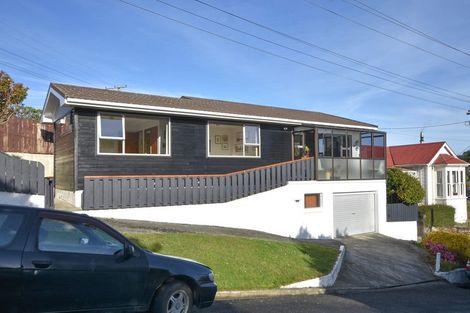 Photo of property in 1 Mary Street, Port Chalmers, 9023