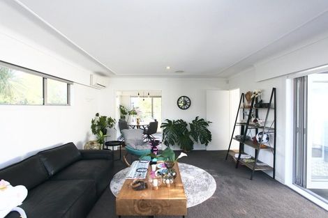 Photo of property in 23 Glenfern Road, Mellons Bay, Auckland, 2014