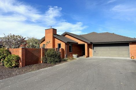 Photo of property in 16 Ruahine Place, Parklands, Christchurch, 8083