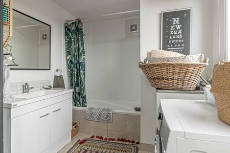 Photo of property in 231a Sturges Road, Henderson, Auckland, 0612