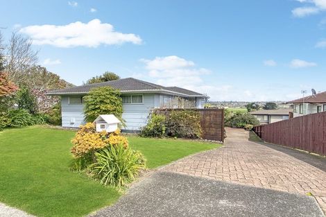 Photo of property in 28 Lewisham Street, Highland Park, Auckland, 2010