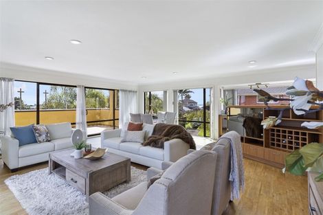 Photo of property in 2/27 Macleans Road, Bucklands Beach, Auckland, 2014