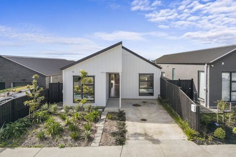 Photo of property in 14 Horokaka Street, Massey, 0614