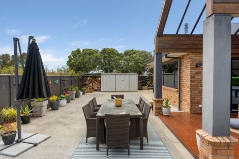 Photo of property in 5 Crabapple Close, Milson, Palmerston North, 4414