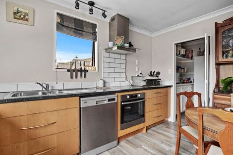 Photo of property in 2 Clutha Street, Alexandra, 9320