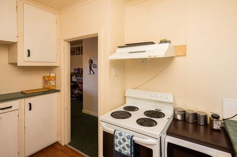 Photo of property in 553 Featherston Street, Roslyn, Palmerston North, 4414