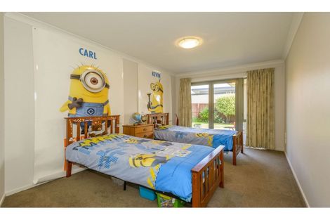 Photo of property in 33 Bottle Lake Drive, Parklands, Christchurch, 8083