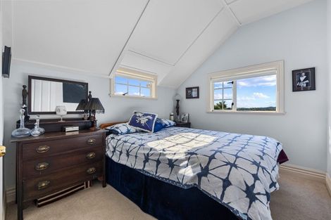 Photo of property in 1032 Scenic Drive North, Swanson, Auckland, 0816