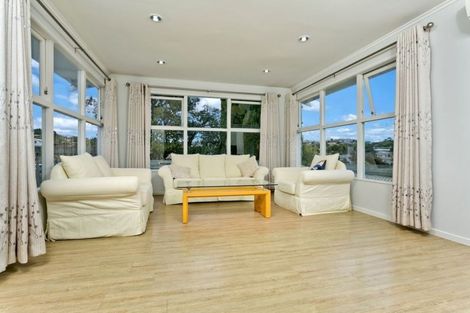 Photo of property in 12 Tawavale Crescent, Totara Vale, Auckland, 0629