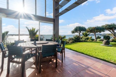 Photo of property in 18 Kaha Place, Russell, 0272