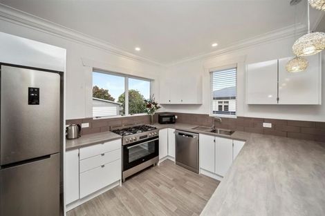 Photo of property in 18 Albion Street, Hawera, 4610