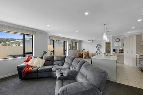 Photo of property in 9 Vernon Grove, Brown Owl, Upper Hutt, 5018