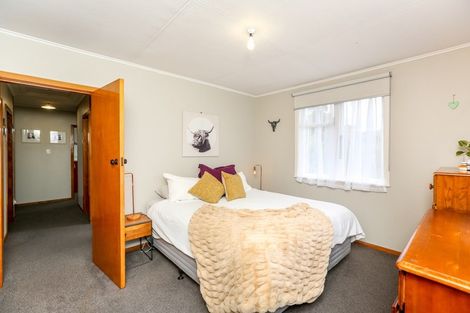 Photo of property in 1a Ward Place, Marfell, New Plymouth, 4310