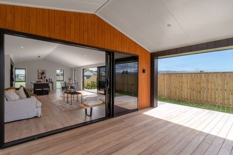 Photo of property in 6 Kakariki Crescent, Carterton, 5713