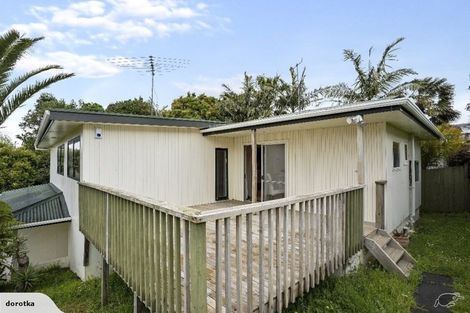 Photo of property in 27a Clairville Crescent, Wai O Taiki Bay, Auckland, 1072