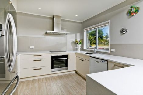 Photo of property in 11 Blacks Road, Greenhithe, Auckland, 0632