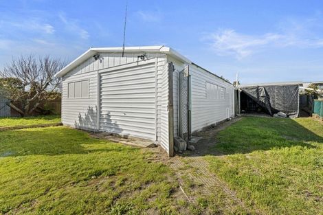 Photo of property in 9 Koura Street, Tangimoana, 4822