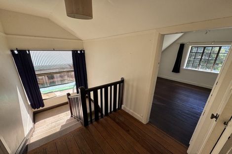 Photo of property in 4 Barton Terrace, Thorndon, Wellington, 6011