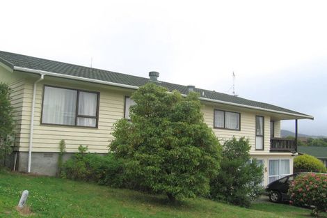 Photo of property in 16 Brasenose Place, Tawa, Wellington, 5028