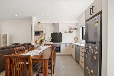 Photo of property in 6 Fermi Lane, Papakura, 2110