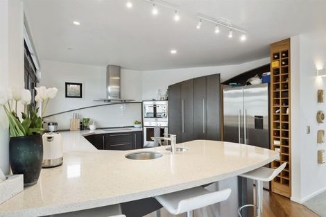 Photo of property in 18 Pacific Parade, Army Bay, Whangaparaoa, 0930