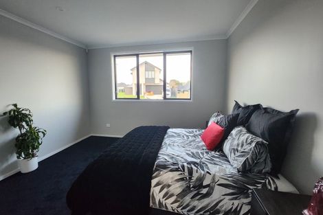 Photo of property in 2 Paapaka Way, Waiuku, 2123