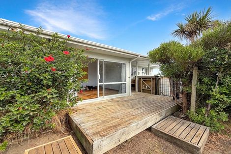Photo of property in 111 Karaka Street, Castlecliff, Whanganui, 4501