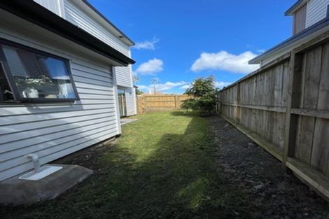 Photo of property in 14a Ropata Avenue, Point England, Auckland, 1072