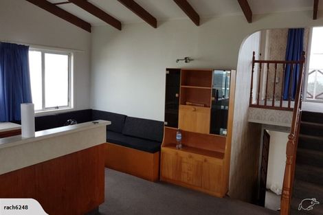 Photo of property in 18 Shakespear Road, Army Bay, Whangaparaoa, 0930