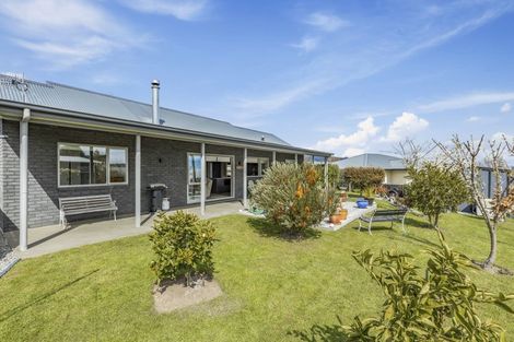 Photo of property in 4 Rogers Place, Kinloch, Taupo, 3377