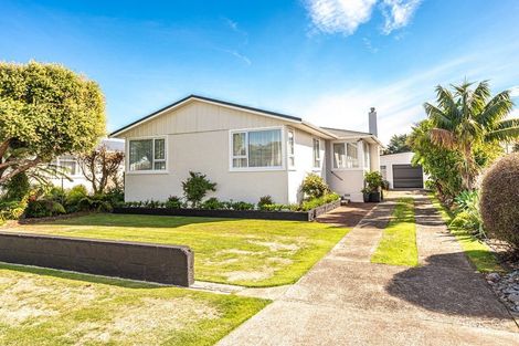 Photo of property in 34 Selwyn Crescent, College Estate, Whanganui, 4500