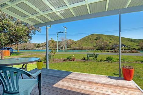 Photo of property in 31 Uawa Parade, Tolaga Bay, 4077