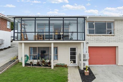 Photo of property in 4239a Great North Road, Glendene, Auckland, 0602