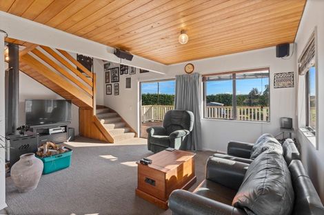 Photo of property in 593 Waikawa Beach Road, Waikawa Beach, Levin, 5573