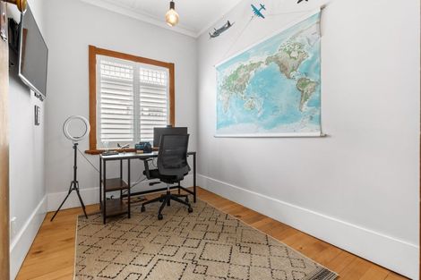 Photo of property in 23 Ewen Alison Avenue, Devonport, Auckland, 0624