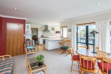 Photo of property in 11 Barrett Drive, Waikanae Beach, Waikanae, 5036