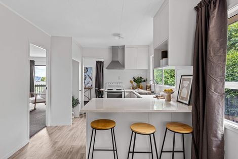 Photo of property in 1/23 Santiago Crescent, Unsworth Heights, Auckland, 0632