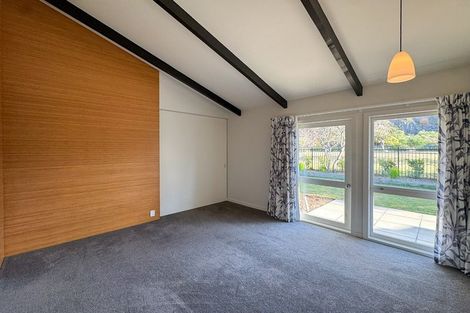 Photo of property in 26 Raekura Place, Redcliffs, Christchurch, 8081