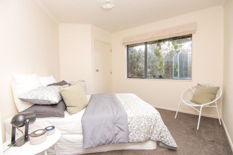 Photo of property in 8 Sorrento Place, Kelvin Grove, Palmerston North, 4414