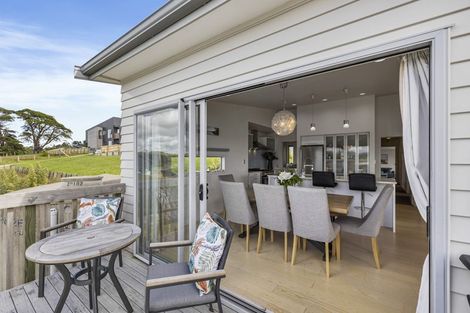 Photo of property in 28a Weka Street, Mangawhai, 0505