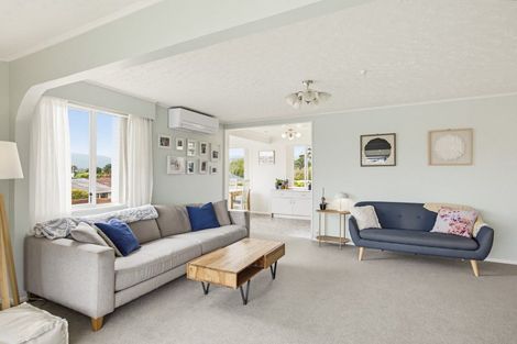 Photo of property in 22 Gray Avenue, Paraparaumu Beach, Paraparaumu, 5032