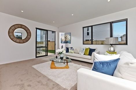 Photo of property in 18 Spyglass Street, Red Beach, 0932