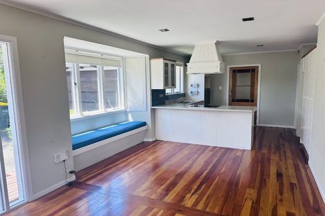 Photo of property in 105 Selwyn Crescent, Forrest Hill, Auckland, 0620